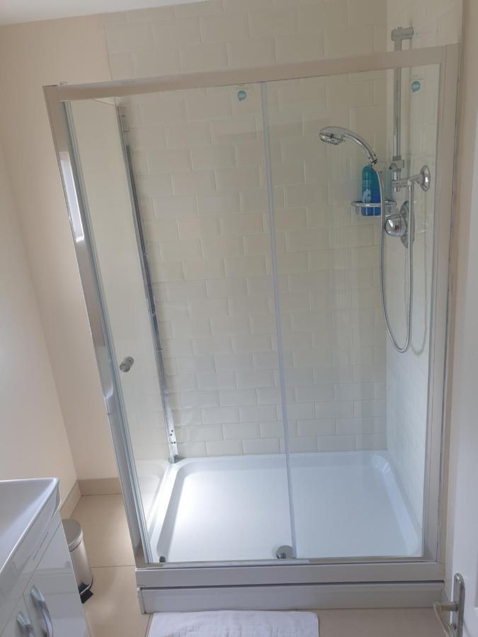London Luxury 2 Bedroom Flat 5Min Walk From Overground, With Free Wifi, Free Parking-Sleeps X6 Ilford Exterior foto