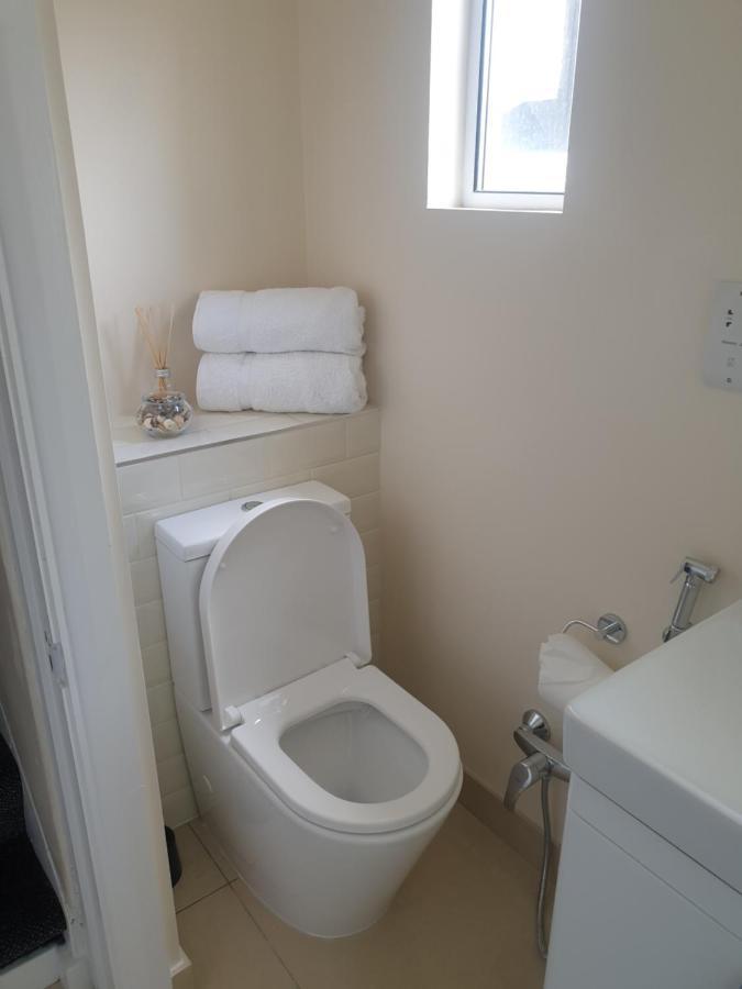 London Luxury 2 Bedroom Flat 5Min Walk From Overground, With Free Wifi, Free Parking-Sleeps X6 Ilford Exterior foto
